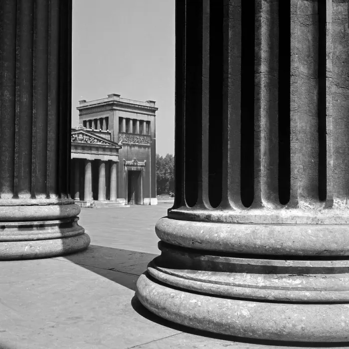 Framed Print : München Print: Propyläen Building View Framed Print : München Print: Propyläen Building View