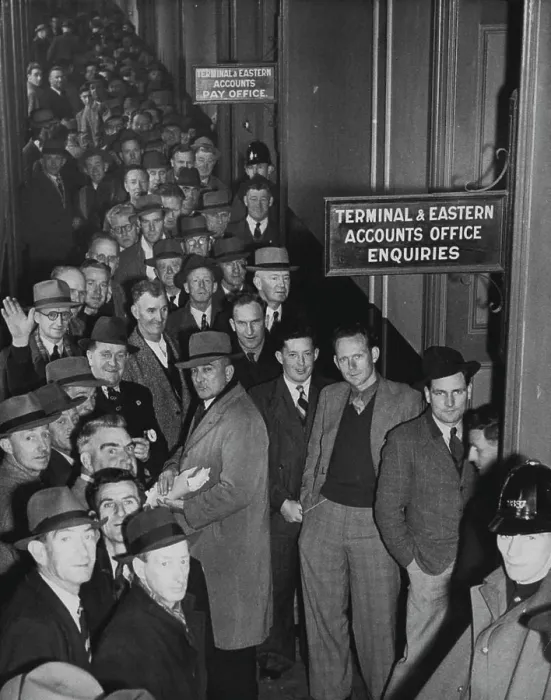 Framed Print : Tramway men receiving pay for lost week of work, Print Framed Print : Tramway men receiving pay for lost week of work, Print