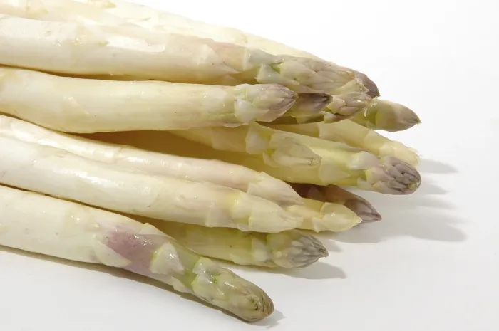 Framed Print : Asparagus Print by imageBROKER