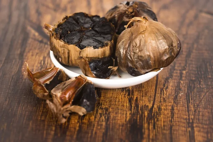Framed Print : Black Garlic Print - ImageBROKER