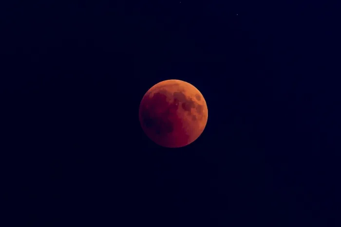Framed Print : Bloodmoon, Total Lunar Eclipse Print, Munich, 27.7.2018 Framed Print : Bloodmoon, Total Lunar Eclipse Print, Munich, 27.7.2018