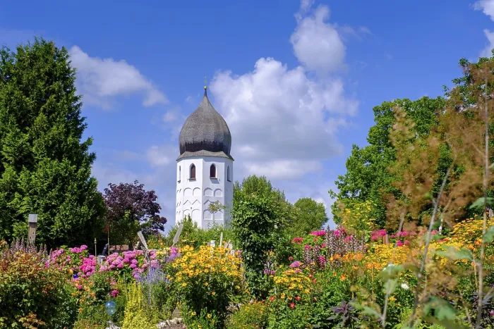 Framed Print : Blumengarten mit Klosterkirche, Fraueninsel, Chiemsee Print Framed Print : Blumengarten mit Klosterkirche, Fraueninsel, Chiemsee Print