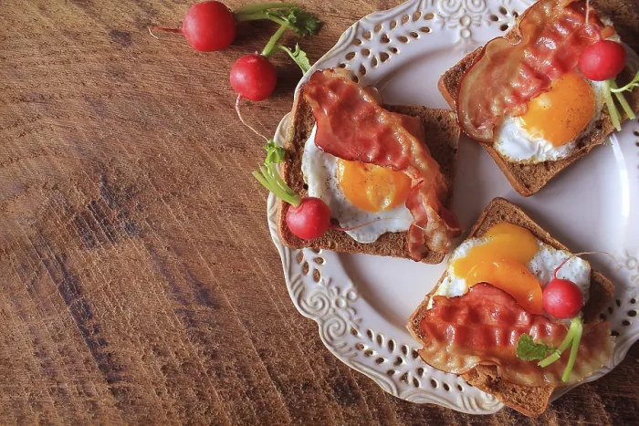 Framed Print : Breakfast Print: Crispy Bacon and Fried Eggs on Toast Framed Print : Breakfast Print: Crispy Bacon and Fried Eggs on Toast