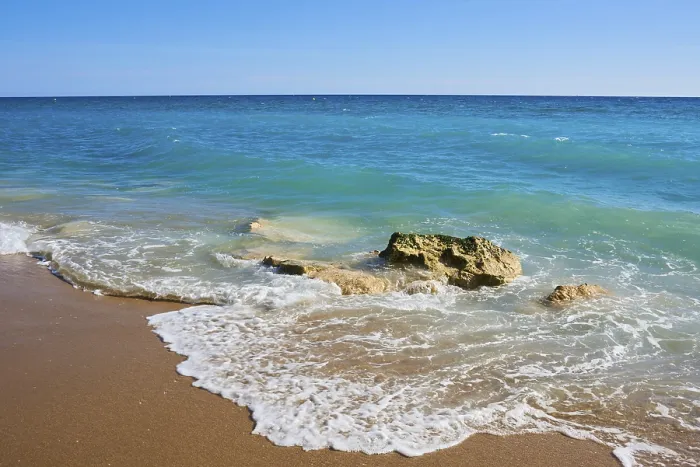 Framed Print : Breaking Waves Print: Tarragona Beach Scene Framed Print : Breaking Waves Print: Tarragona Beach Scene