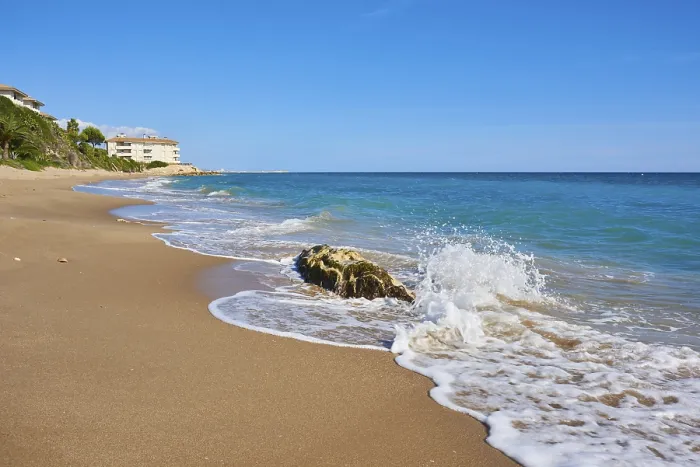 Framed Print : Breaking Waves Print: Tarragona Beach Scene Framed Print : Breaking Waves Print: Tarragona Beach Scene