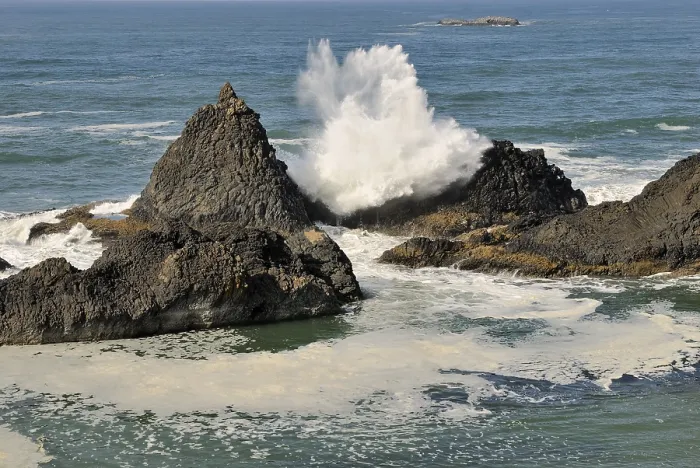 Framed Print : Breaking Waves and Spray Print, Ona Beach, Oregon Coast Framed Print : Breaking Waves and Spray Print, Ona Beach, Oregon Coast