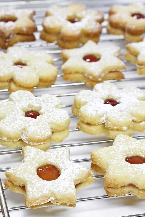Framed Print : Spitzbuben Christmas Biscuits Print Framed Print : Spitzbuben Christmas Biscuits Print