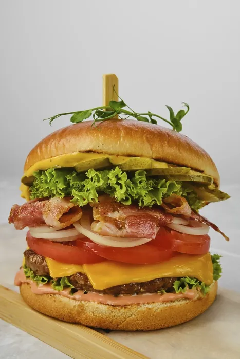 Framed Print : Close-up View of Beef Burger Print Framed Print : Close-up View of Beef Burger Print