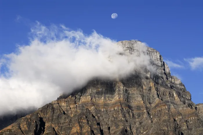 Framed Print : Cloud Flag Print at Mt Chephren Summit, Banff National Park Framed Print : Cloud Flag Print at Mt Chephren Summit, Banff National Park