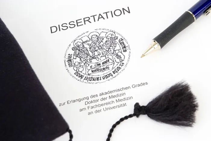 Framed Print : Dissertation Print from imageBROKER Framed Print : Dissertation Print from imageBROKER