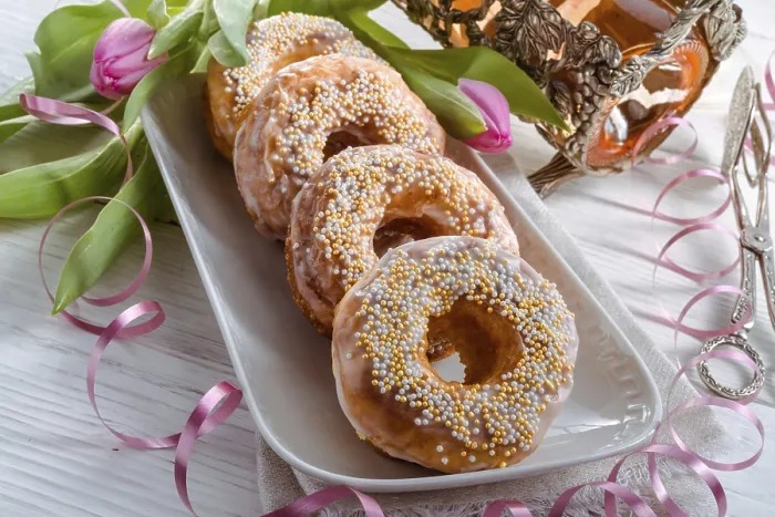 Framed Print : Doughnut Print by imageBROKER Framed Print : Doughnut Print by imageBROKER