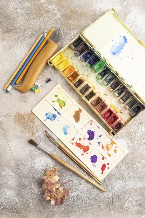 Framed Print : Drawing Accessories Print: Brushes, Pencils on Brown Concrete Framed Print : Drawing Accessories Print: Brushes, Pencils on Brown Concrete