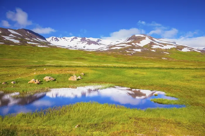 Framed Print : Icelandic Landscape Print: Summer Contrast Framed Print : Icelandic Landscape Print: Summer Contrast