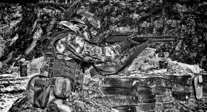 Framed Print : ImageBROKER Print: Special Forces Operative on Mission Framed Print : ImageBROKER Print: Special Forces Operative on Mission