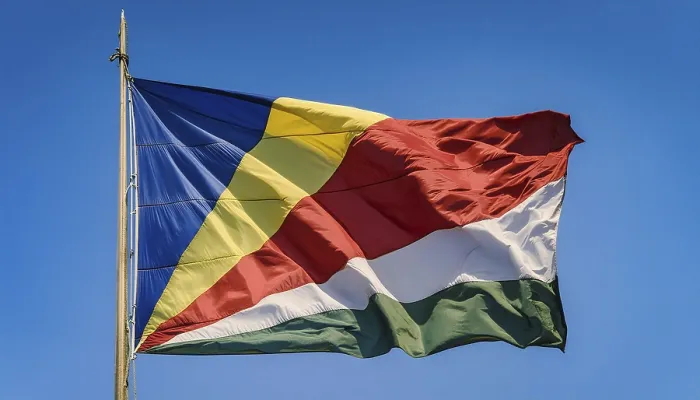 Framed Print : The Flag of Seychelles Print - Blue Sky Background Framed Print : The Flag of Seychelles Print - Blue Sky Background