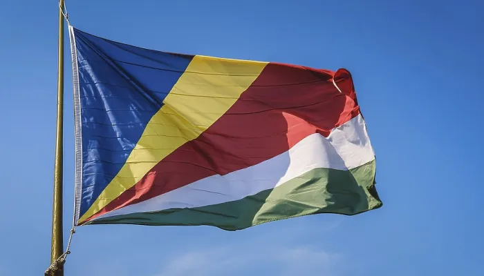 Framed Print : The Flag of Seychelles Print - Blue Sky Background Framed Print : The Flag of Seychelles Print - Blue Sky Background