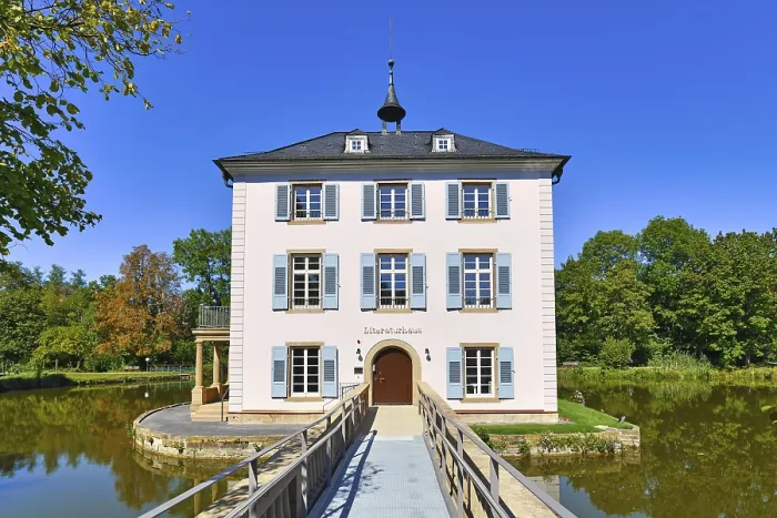Framed Print : Heilbronner Trappenseeschloss Print Framed Print : Heilbronner Trappenseeschloss Print