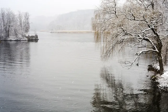 Framed Print : Hudson River Snows in Winter Print Framed Print : Hudson River Snows in Winter Print