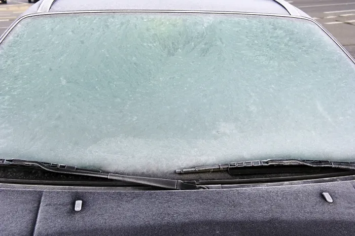 Framed Print : Icy Windscreen Print