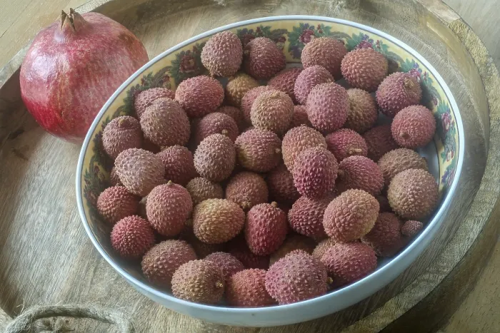 Framed Print : Lychees Print from imageBROKER Framed Print : Lychees Print from imageBROKER