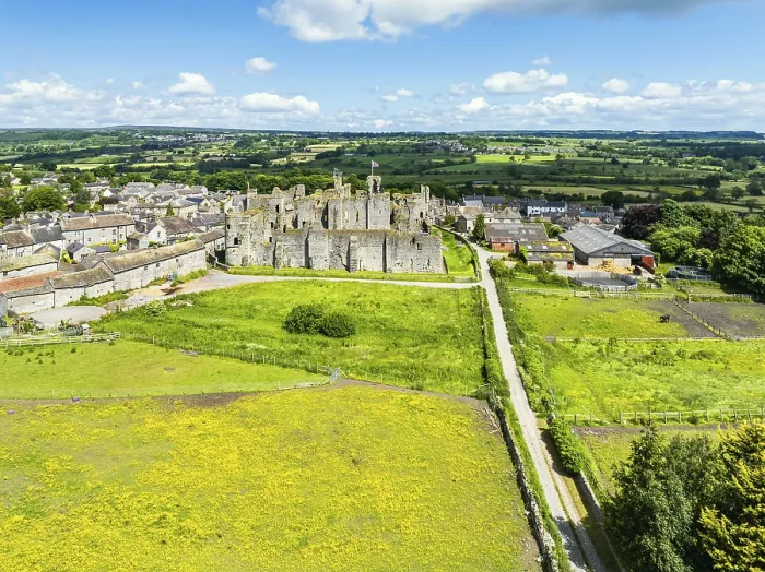 Framed Print : Middleham Castle Print from a Drone, North Yorkshire, England Framed Print : Middleham Castle Print from a Drone, North Yorkshire, England