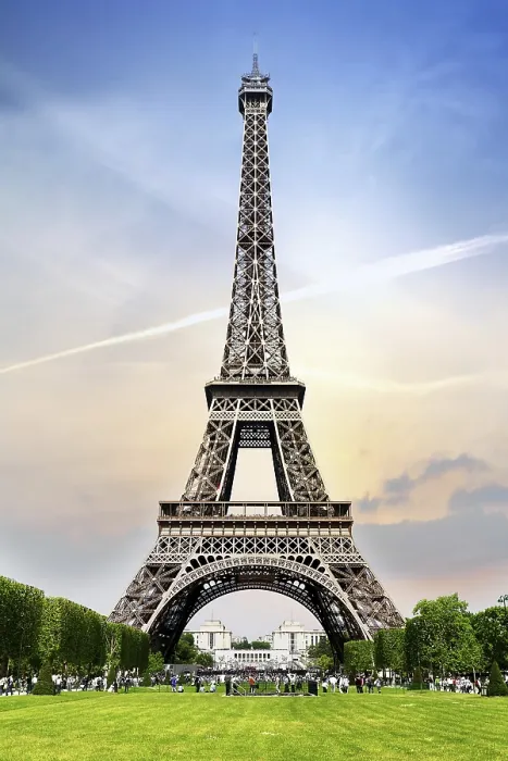 Framed Print : Print of the Eiffel Tower in Paris
