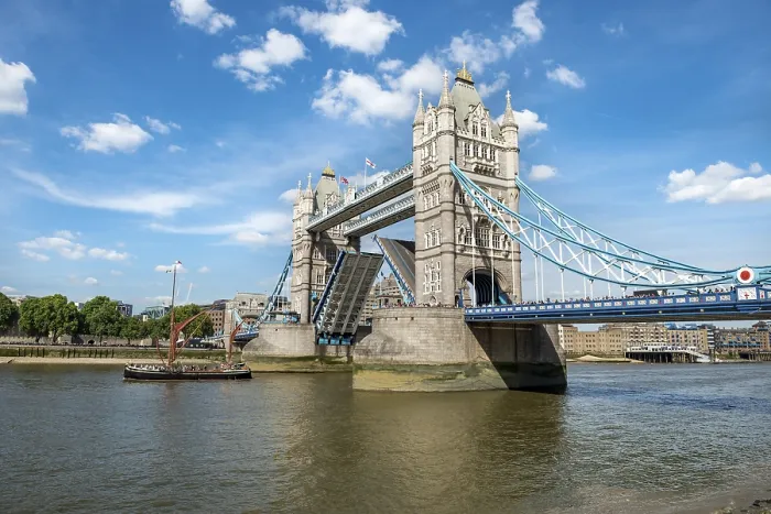 Framed Print : Tower Bridge Print, London, England Framed Print : Tower Bridge Print, London, England
