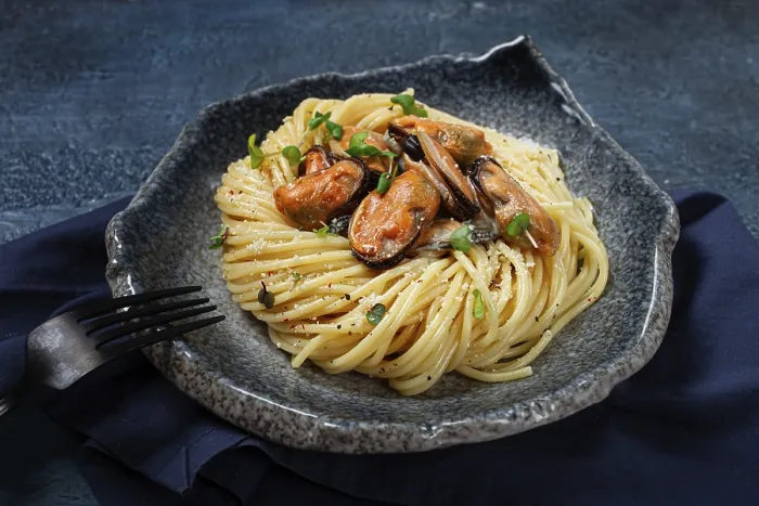 Framed Print : Spaghetti with Mussels, Print Framed Print : Spaghetti with Mussels, Print
