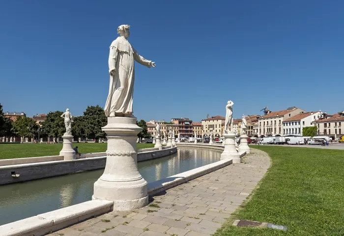 Framed Print : Statues at Prato della Valle Square Print, Padua, Italy Framed Print : Statues at Prato della Valle Square Print, Padua, Italy