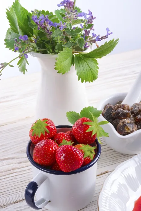 Framed Print : Strawberries Print by imageBROKER Framed Print : Strawberries Print by imageBROKER