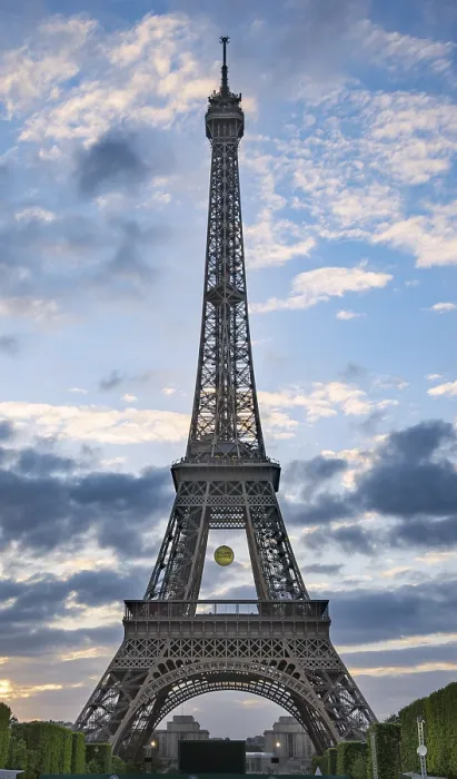 Framed Print : Sunset behind the Eiffel Tower Print, Paris, France Framed Print : Sunset behind the Eiffel Tower Print, Paris, France