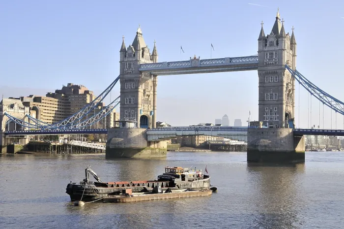 Framed Print : Tower Bridge Print, London, England Framed Print : Tower Bridge Print, London, England