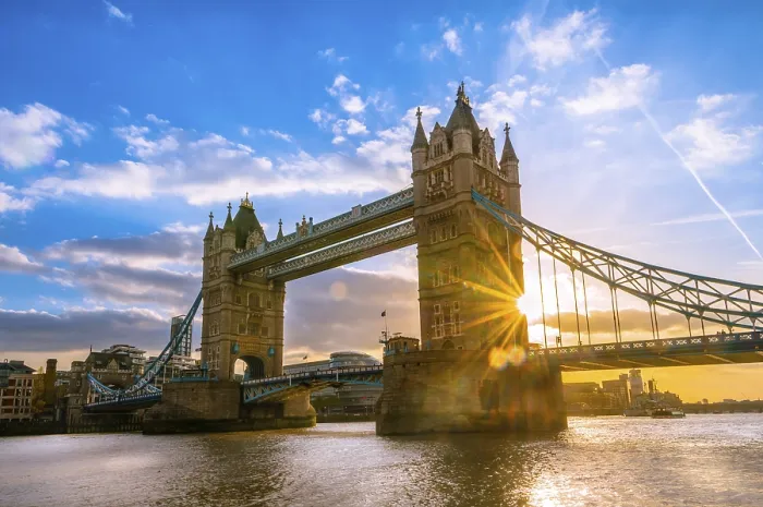 Framed Print : Tower Bridge Print at Sunset, London Framed Print : Tower Bridge Print at Sunset, London