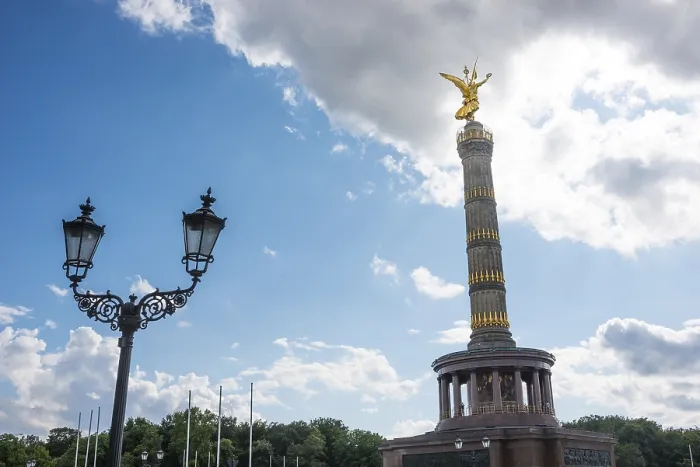 Framed Print : Victory Column Print in Berlin's GroBer Tiergarten Framed Print : Victory Column Print in Berlin's GroBer Tiergarten