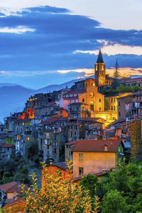 Framed Print : View of Apricale Print, Liguria, Italy Framed Print : View of Apricale Print, Liguria, Italy