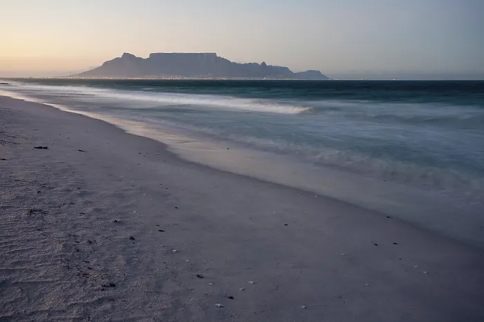 Framed Print : View from Bloubergstrand to Table Mountain Print, Cape Town Framed Print : View from Bloubergstrand to Table Mountain Print, Cape Town
