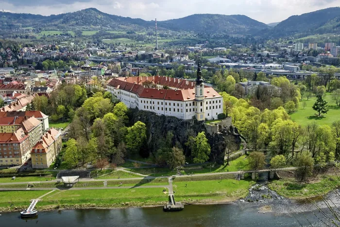 Framed Print : View of Decin Castle Print from the Shepherd's Wall