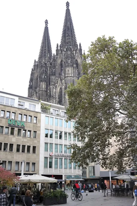 Framed Print : View across Wallrafplatz to Cologne Cathedral Print, Germany Framed Print : View across Wallrafplatz to Cologne Cathedral Print, Germany