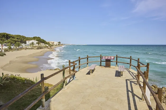 Framed Print : Viewing Platform Print, Tarragona Beach, Spain Framed Print : Viewing Platform Print, Tarragona Beach, Spain