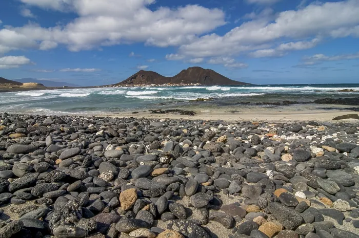 Framed Print : Vulcanic Cone and Beach Print, San Vincente, Cabo Verde Framed Print : Vulcanic Cone and Beach Print, San Vincente, Cabo Verde