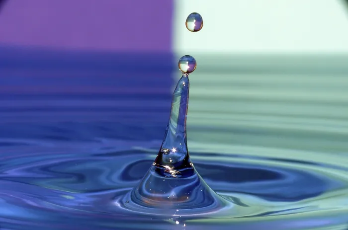 Framed Print : Water Drop Print - Close-up Photography Framed Print : Water Drop Print - Close-up Photography