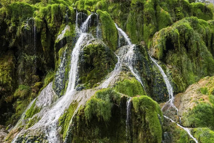 Framed Print : Waterfall and moss-covered rocks Print, Baume-les-Messieurs, France Framed Print : Waterfall and moss-covered rocks Print, Baume-les-Messieurs, France