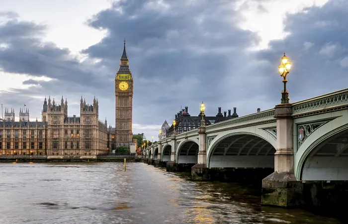 Framed Print : Westminster Bridge Print at Dusk, London, England Framed Print : Westminster Bridge Print at Dusk, London, England