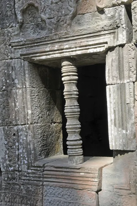 Framed Print : Prasat Ta Som Window with Column Print, Angkor, Cambodia Framed Print : Prasat Ta Som Window with Column Print, Angkor, Cambodia