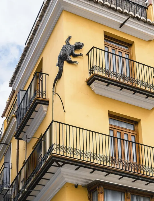 Framed Print : Yellow Building with Lizard Print, Valencia, Spain Framed Print : Yellow Building with Lizard Print, Valencia, Spain