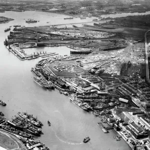 Quais de North Shields Port EAW005502 Quais de North Shields Port EAW005502