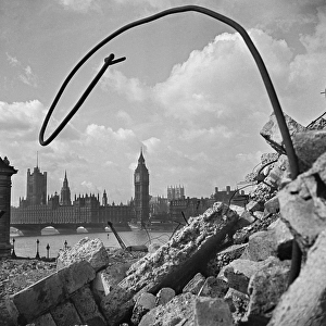 England at War 1939-45 Photographic Print Collection: The Blitz