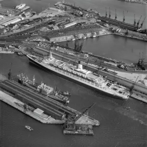 La QE2 à Southamton, État d'Arret 191249 La QE2 à Southamton, État d'Arret 191249