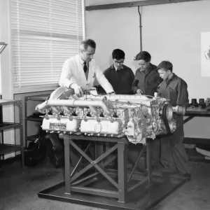 École de formation d'apprenti, rue du décanat Saint-Sauveur à Swindon en 1963 École de formation d'apprenti, rue du décanat Saint-Sauveur à Swindon en 1963