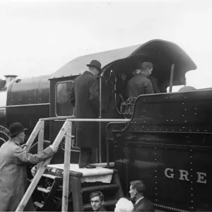 King George V Enters Windsor Castle Print, 1924